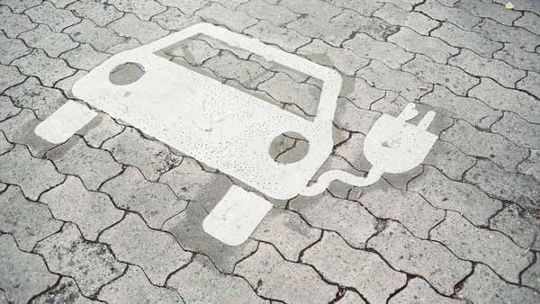 Electric vs Hybrid Cars: Which is Right for You?